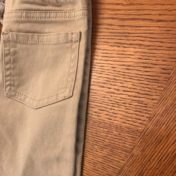 Pants are new but not the top, size 8 months for both - Picture 6 of 9